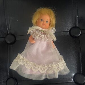 Vintage 1976 Rosebud In Lavender Lace Baby In Bonnet 5" Doll By Mattel
